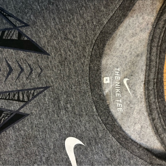 Nike Gray and Red Short Sleeve Tee - Picture 2 of 2